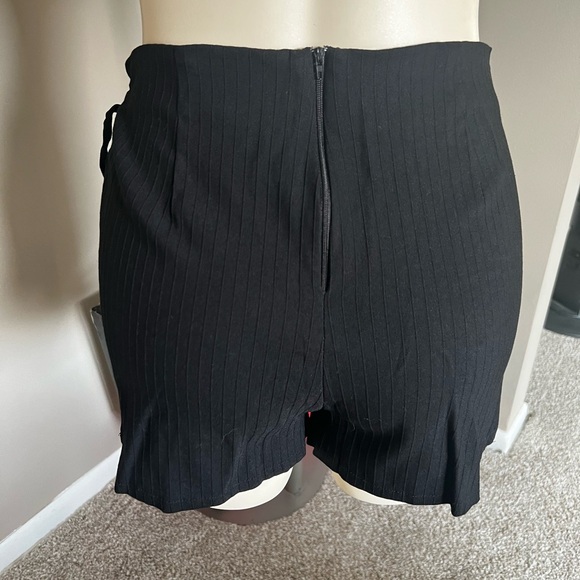 Black Skort with Waist Tie and Skirt Overlay - Picture 2 of 4